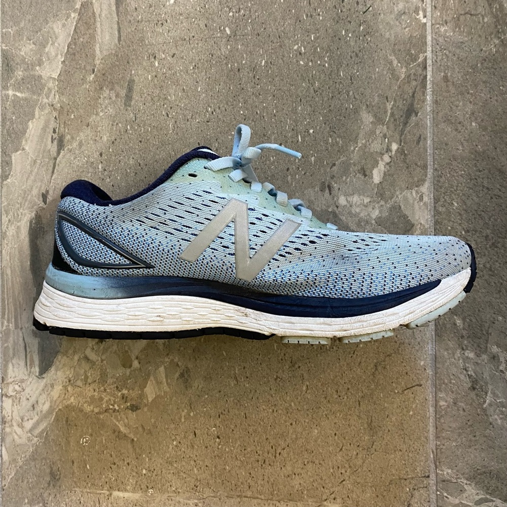 New Balance 880 Shoes Women’s size 8